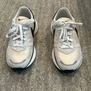 Nike White and Black Athletic Sneakers